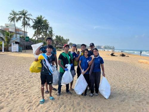 Rotary Club Colombo - Beach Clean up 2024